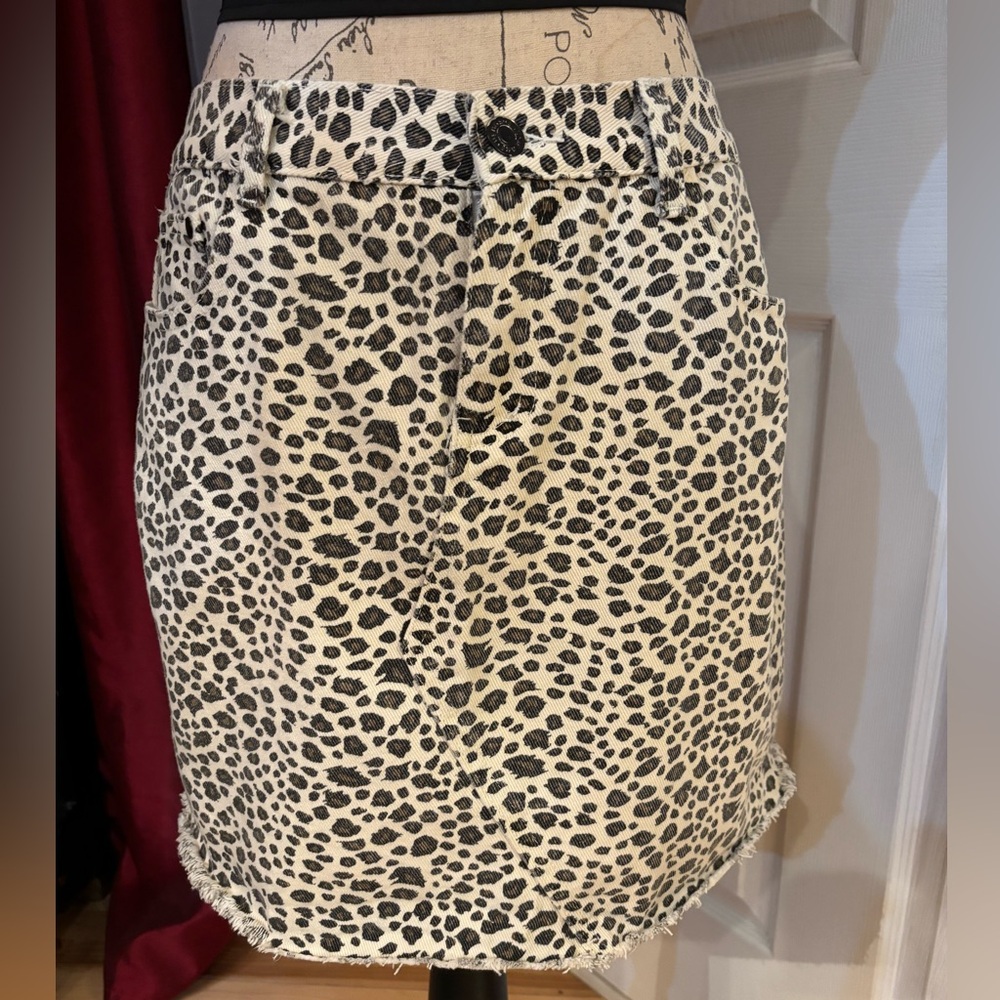 Noble U Leopard Print Denim Raw Edge Mini Skirt